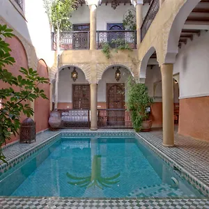 4* رياد Itrane